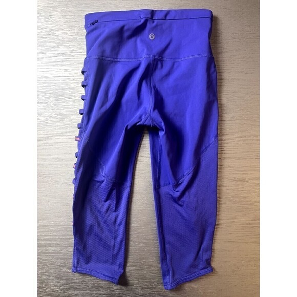 Lululemon Breezy Mesh Iris Flower Crop Leggings Size 4 Purple Workout Activewear - Picture 3 of 5